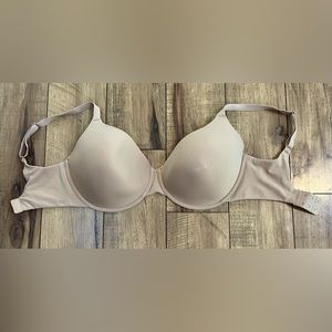 SKIMS Everybody TShirt Bra, 34 DDDD (fits more like DD/DDD), nude color